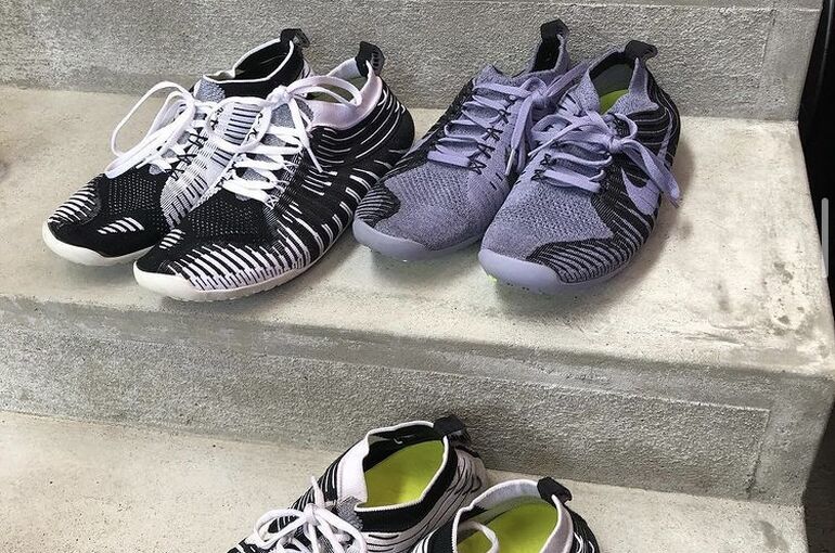 NIKE